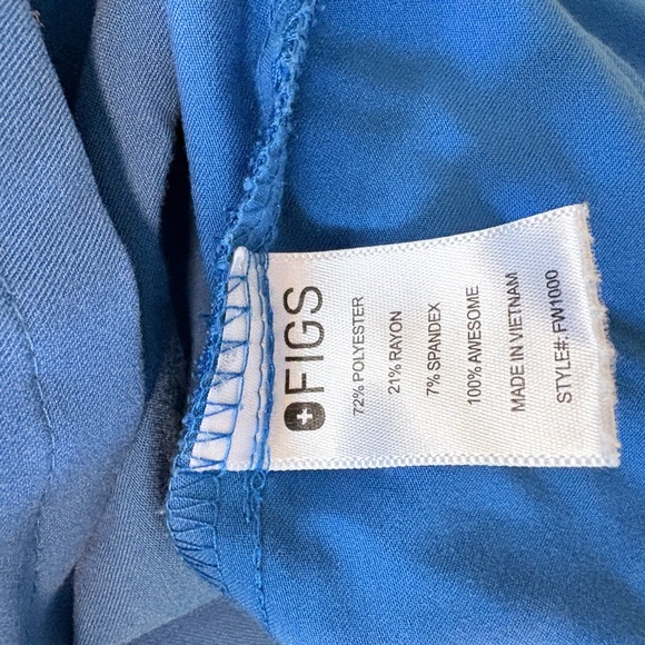 Figs Caterina One Pocket Scrub Top - Royal Blue - Picture 3 of 3